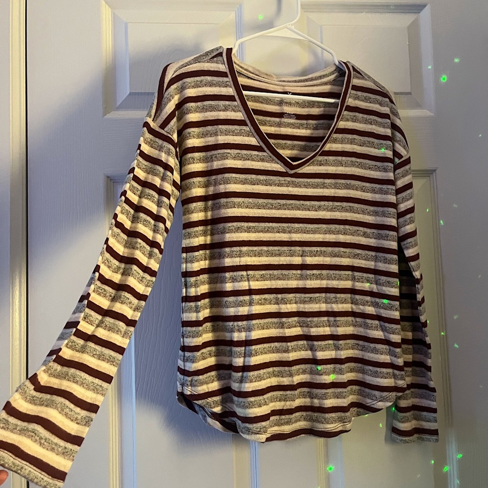 american eagle “soft and sexy” v neck long sleeve